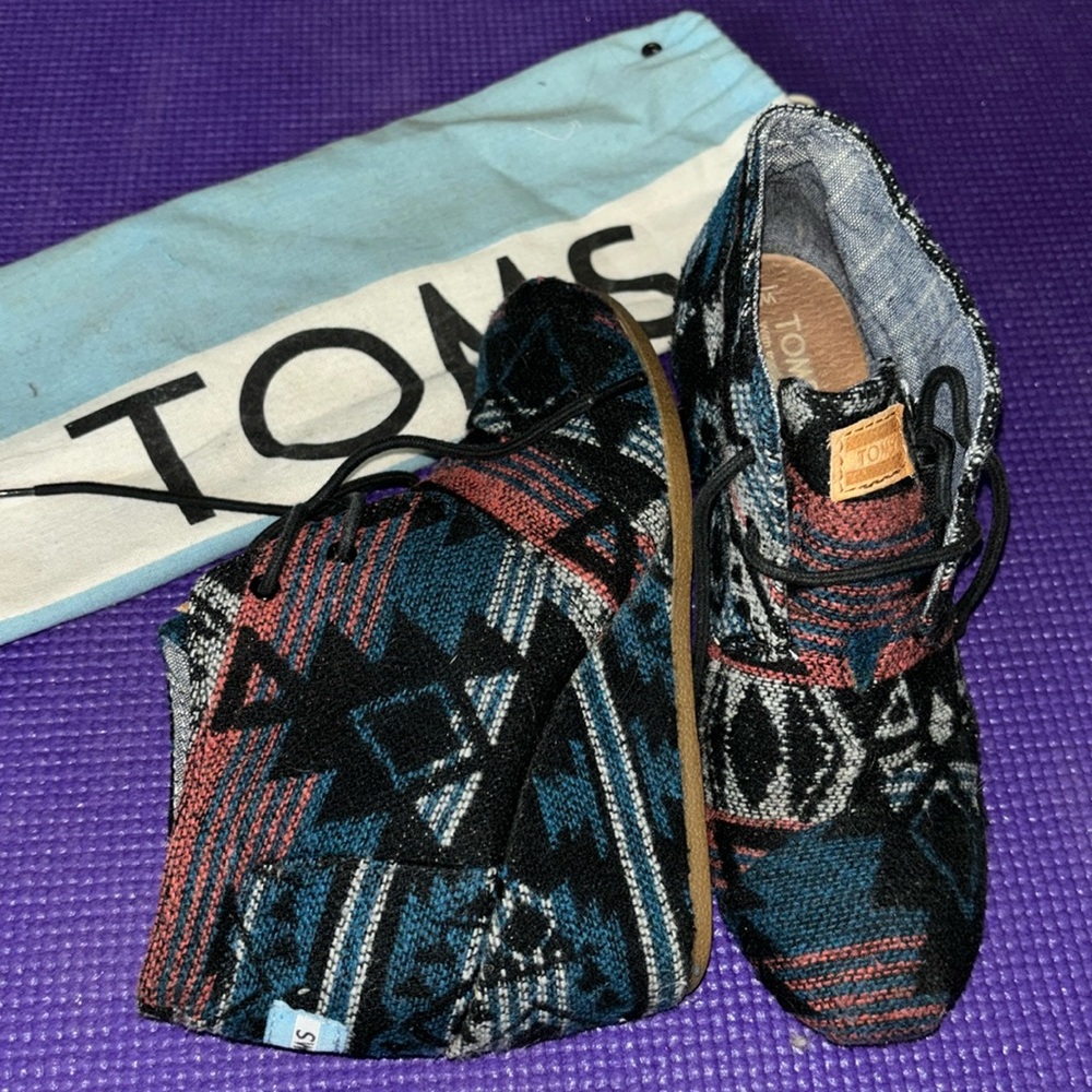 TOMS